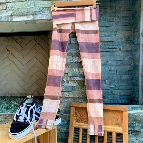 ✨NIYAMA SOL ROSE GOLD STRIPE LEGGINGS NWOT XS - Picture 2 of 8